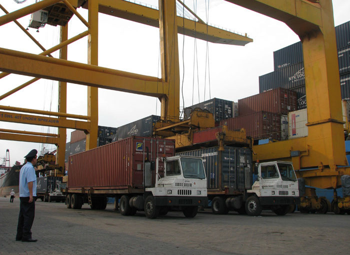 THÔNG TIN MỚI NHẤT VỀ CỘNG PHÍ CIC, D/O, VSC,… VÀO TRỊ GIÁ TÍNH THUẾ HẢI QUAN